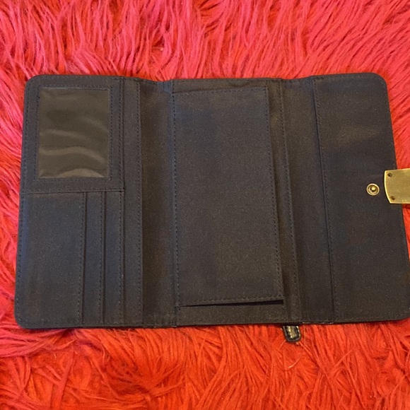 New Tommy Hilfiger Wallet - Picture 5 of 8